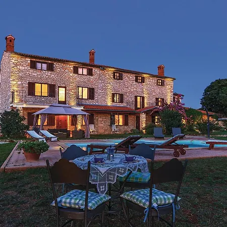 6 Bedroom Lovely Home In Liznjan